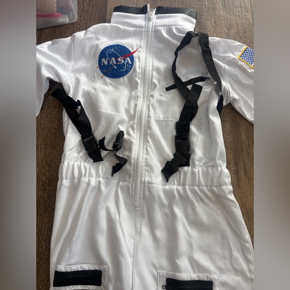 Spirit Astronaut Jumpsuit Costume in White - Picture 2 of 9
